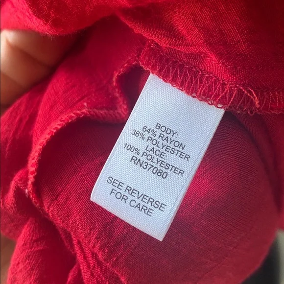 Cato Red Sleeveless Blouse with Lace Detail - Picture 12 of 12